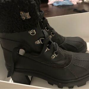 Moncler Corinne winter boots never worn size 38
